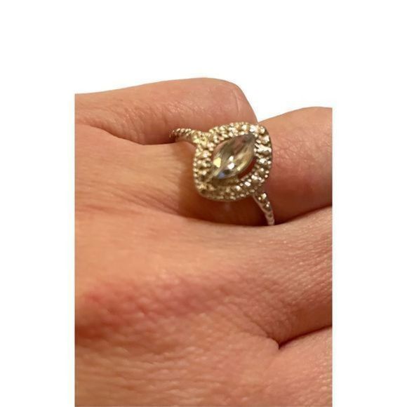 WHITE SAPPHIRE N SILVER RING - Picture 1 of 7